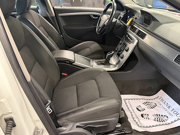 Volvo V70 10 of 16