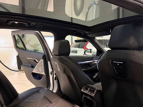 BMW 530e 16 of 30