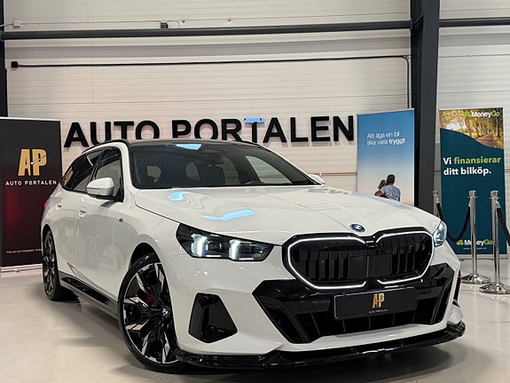 BMW 530e 2 of 5