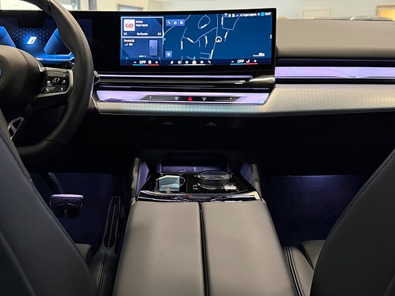 BMW 530e 26 of 30