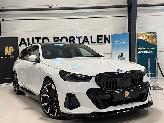 BMW 530e 3 of 5