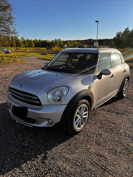 MINI Countryman Cooper 2 of 6
