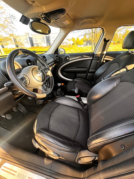 MINI Countryman Cooper 4 of 6