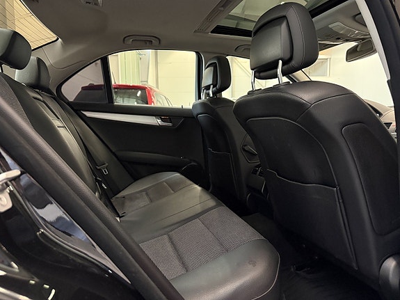 Mercedes-Benz C220 10 of 21