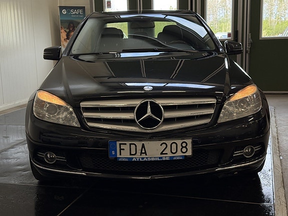 Mercedes-Benz C220 8 of 21