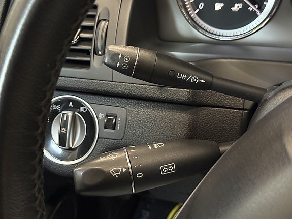 Mercedes-Benz C220 12 of 21