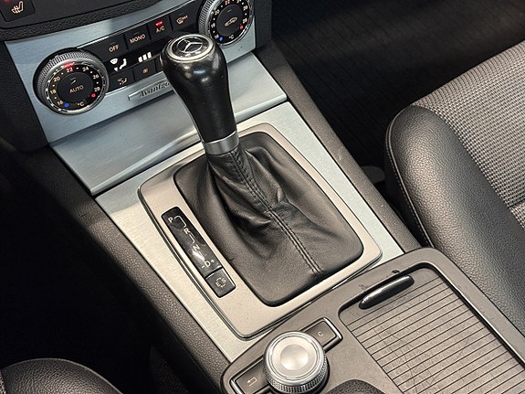 Mercedes-Benz C220 18 of 21