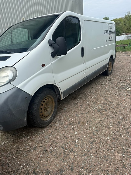 Opel Vivaro 2 of 3