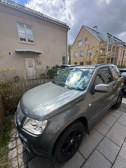 Suzuki Grand Vitara 3 of 7
