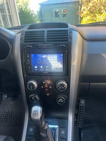 Suzuki Grand Vitara 5 of 7