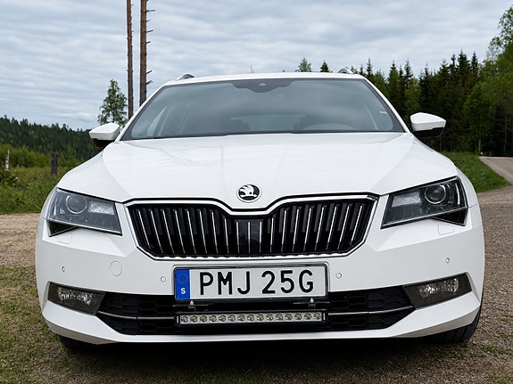 Skoda Superb 3 of 5