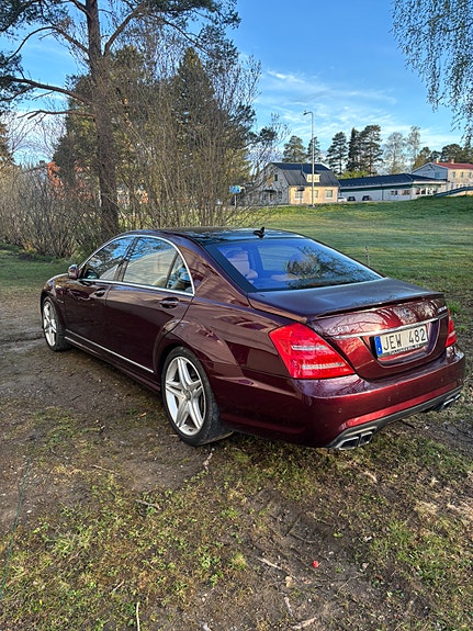 Mercedes-Benz S63 6 of 11