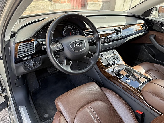 Audi A8 8 of 14