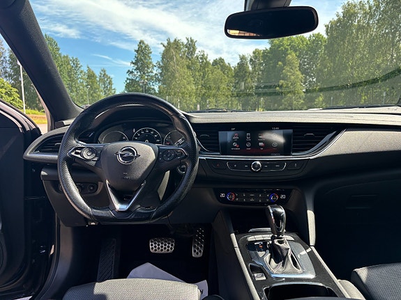 Opel Insignia 12 of 30