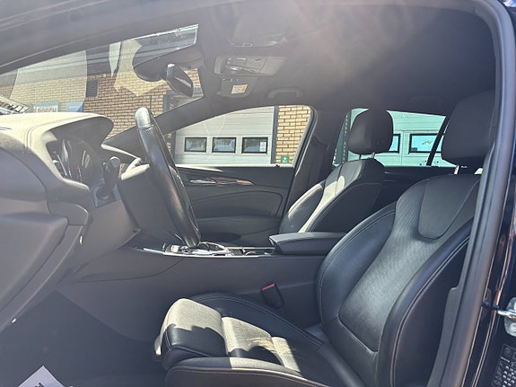 Opel Insignia 22 of 30