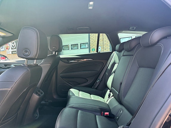 Opel Insignia 25 of 30