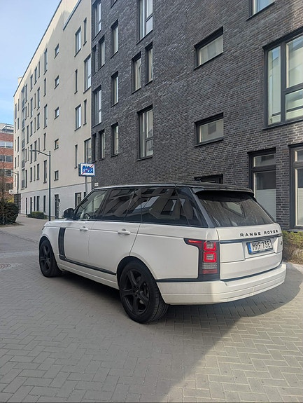 Land Rover Range Rover 2 of 5