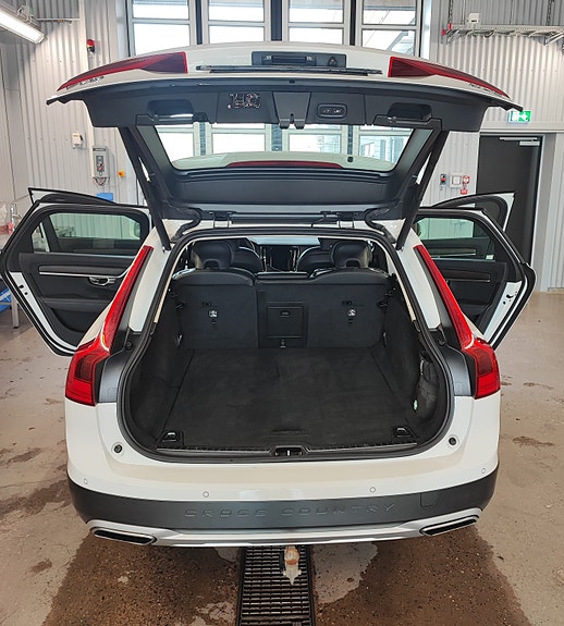 Volvo V90 Cross Country 5 of 5