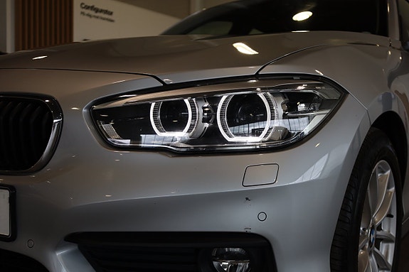 BMW 118i 8 of 25