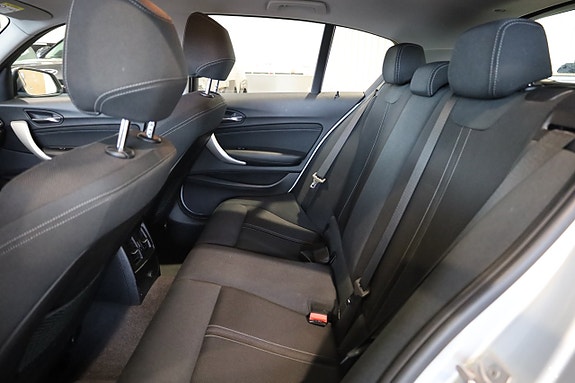 BMW 118i 14 of 25
