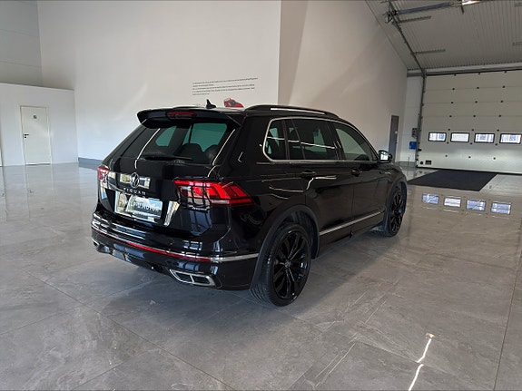 Volkswagen Tiguan 25 of 27