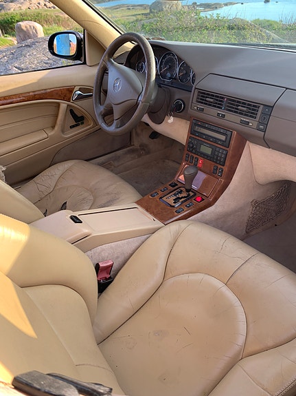 Mercedes-Benz SL500 3 of 5
