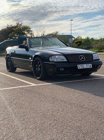 Mercedes-Benz SL500 5 of 5