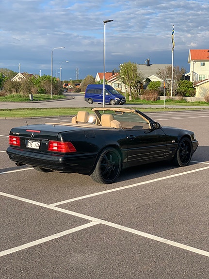Mercedes-Benz SL500 2 of 5