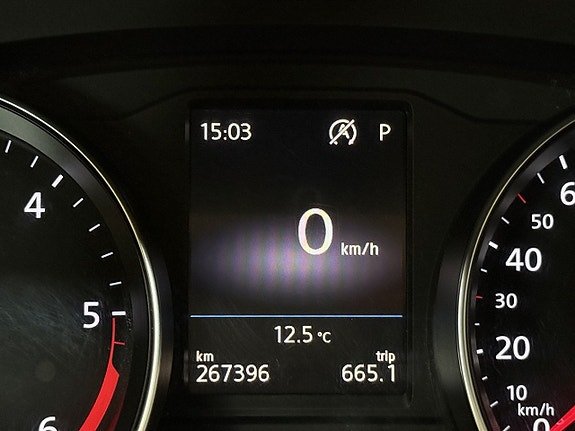 Volkswagen Passat 15 of 21