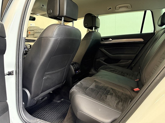 Volkswagen Passat 12 of 21