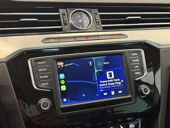 Volkswagen Passat 17 of 21