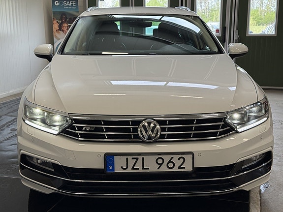 Volkswagen Passat 10 of 21