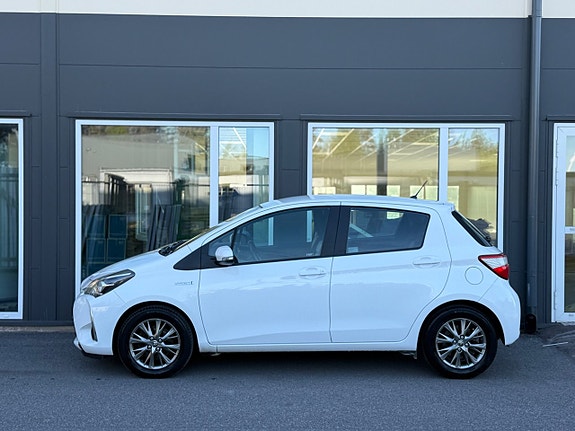 Toyota Yaris 19 of 30