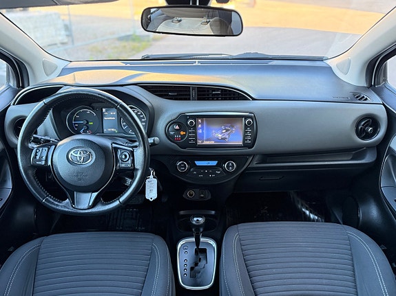 Toyota Yaris 26 of 30