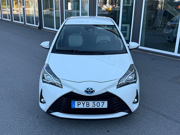 Toyota Yaris 17 of 30
