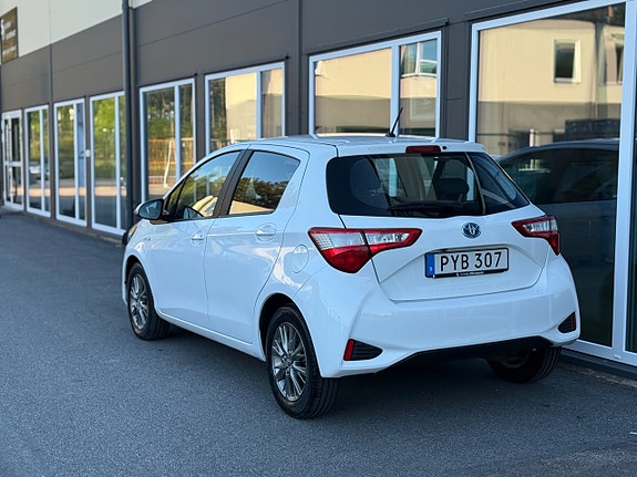 Toyota Yaris 20 of 30