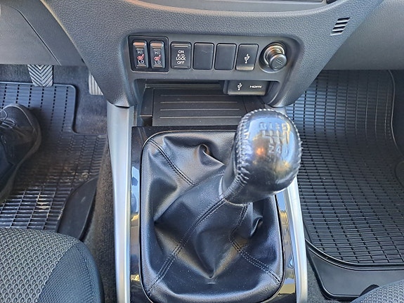 Mitsubishi L200 Club Cab 16 of 22