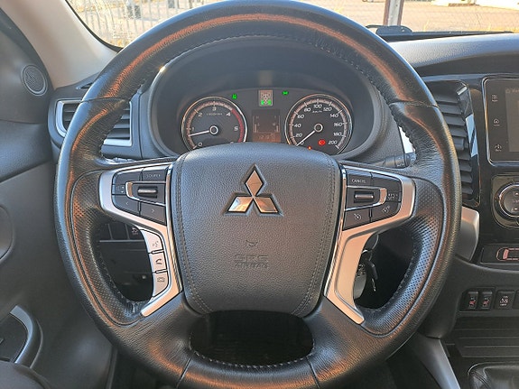 Mitsubishi L200 Club Cab 20 of 22