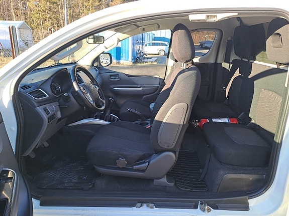 Mitsubishi L200 Club Cab 14 of 22