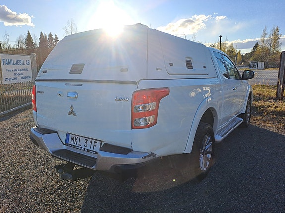 Mitsubishi L200 Club Cab 4 of 5