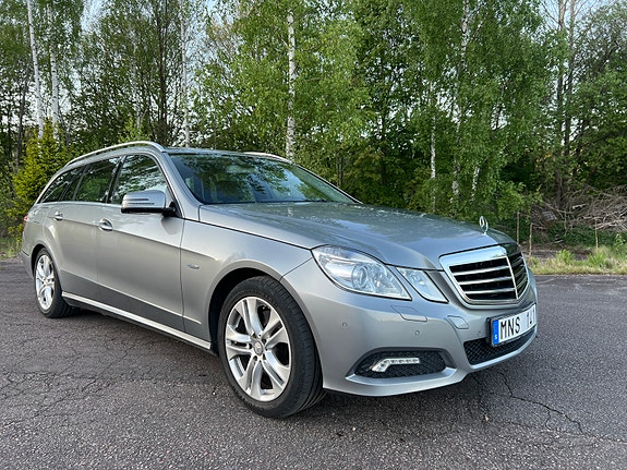 Mercedes-Benz E250 2 of 5