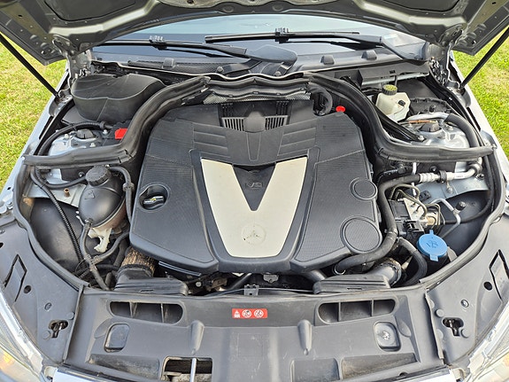 Mercedes-Benz C320 7 of 7