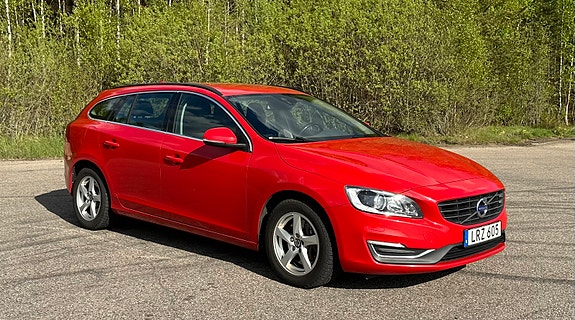 Begagnad bil till salu: Volvo V60 - 2015 - Röd - 181 Hk - Kombi | BLOCKET