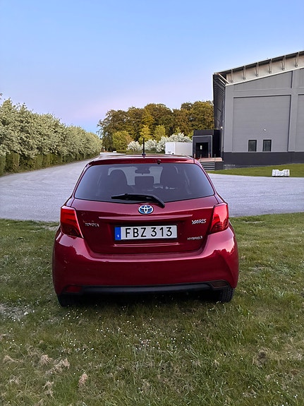 Toyota Yaris 8 of 8