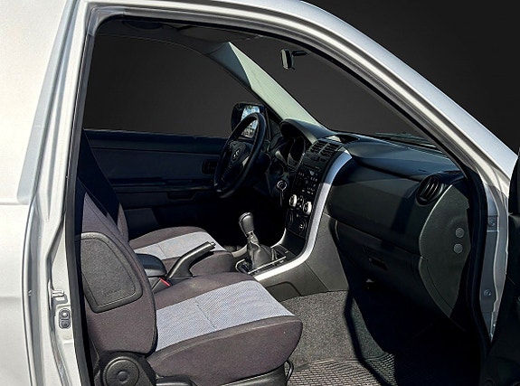 Suzuki Grand Vitara 8 of 9