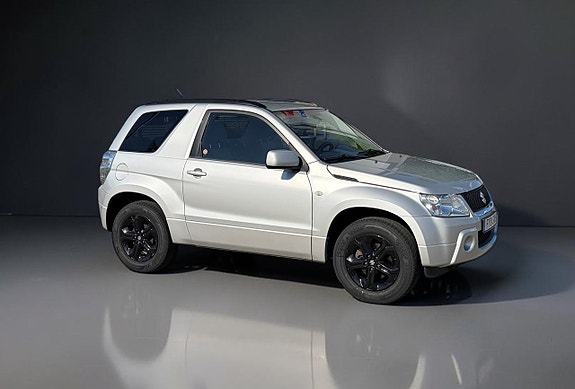 Suzuki Grand Vitara 3 of 5