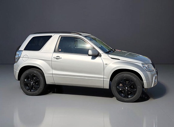 Suzuki Grand Vitara 4 of 5