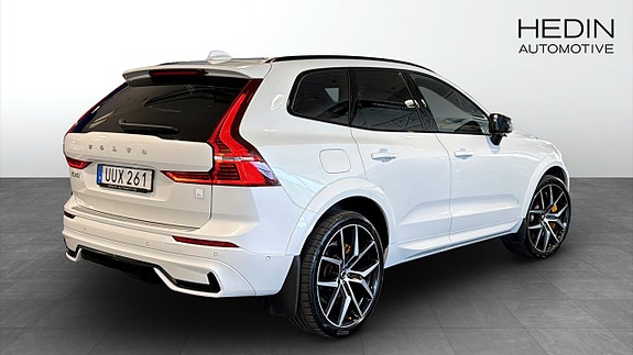 Volvo XC60 2 of 5