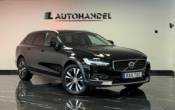 Volvo V90 Cross Country 3 of 5