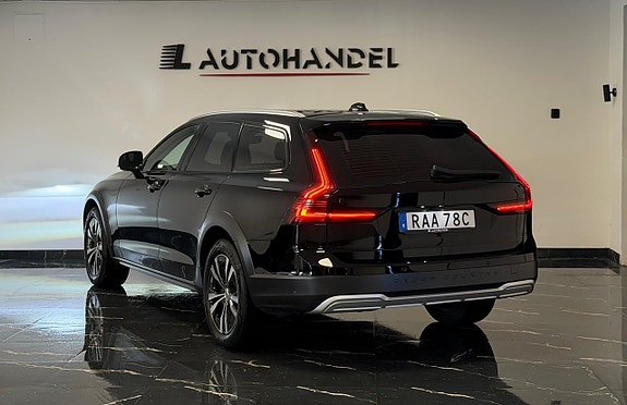 Volvo V90 Cross Country 4 of 5